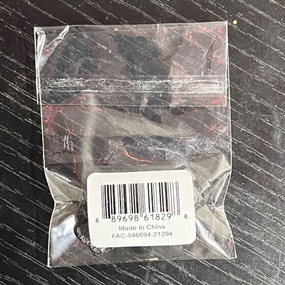 Funko POP! Marvel Collector Corps “Hawkeye” Trust a Bro Moving Company Pin - Picture 4 of 4